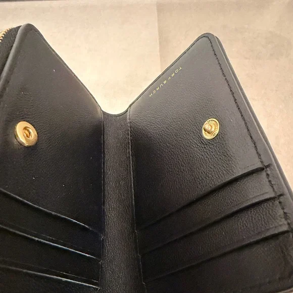 AUTHENTIC SMALL KIRA DIAMOND QUILT ZIP-AROUND WALLET - Picture 5 of 6